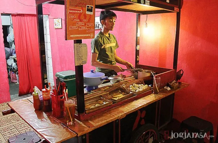 11 Kuliner Khas Jogja yang Wajib Kamu Coba. Unik dan Enak! 20