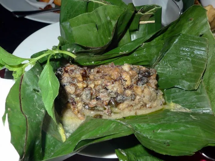 12 Sajian Kuliner Indonesia Tak Biasa yang Patut Kamu Coba 14