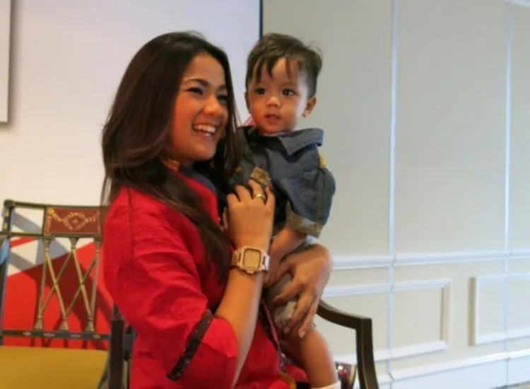 10 Sifat yang Menandai Bahwa Pasanganmu Adalah Calon Ibu yang Baik 11