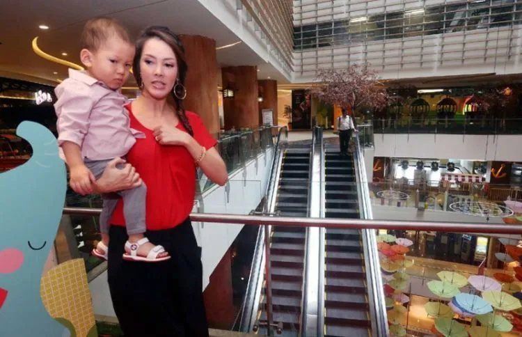 10 Sifat yang Menandai Bahwa Pasanganmu Adalah Calon Ibu yang Baik 17