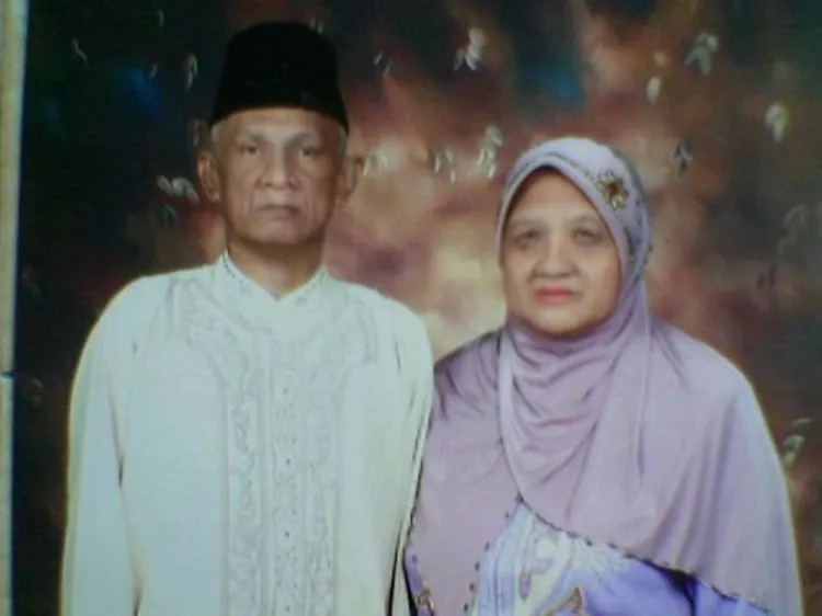 Seluk-Beluk Percintaan yang Hanya Dipahami Oleh Pacar Anak Band 23
