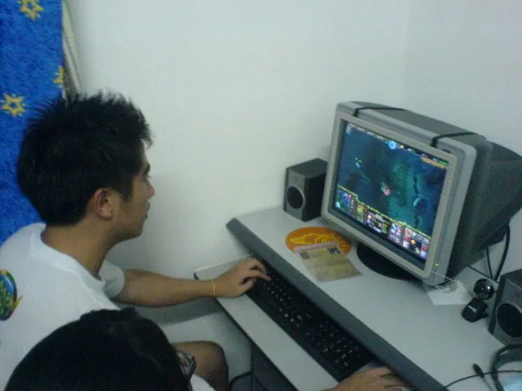 Punya Pacar yang Hobi Main DotA? Ini 15 Strategi Supaya Hubunganmu Awet-Awet Saja 18