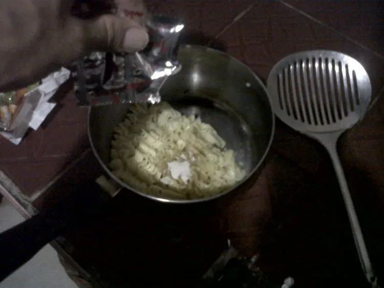 Kalau Sudah Tahu 10 Fakta Ini, Kamu Tak Perlu Takut Makan Mie Instan Lagi! 12