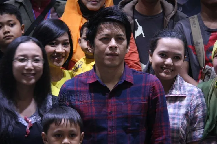 Seluk-Beluk Percintaan yang Hanya Dipahami Oleh Pacar Anak Band 24