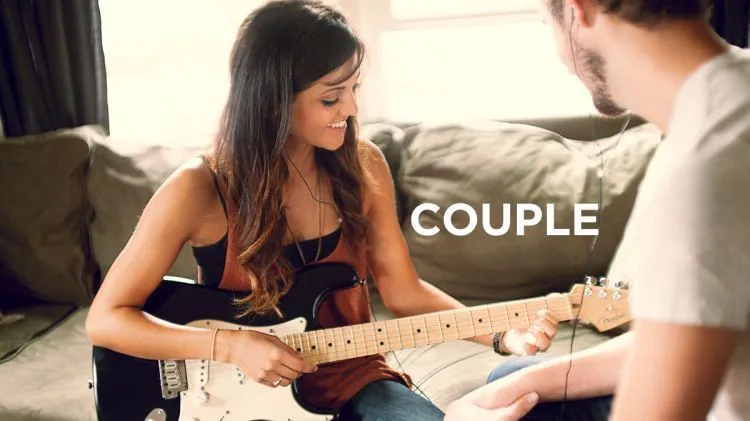 Seluk-Beluk Percintaan yang Hanya Dipahami Oleh Pacar Anak Band 28
