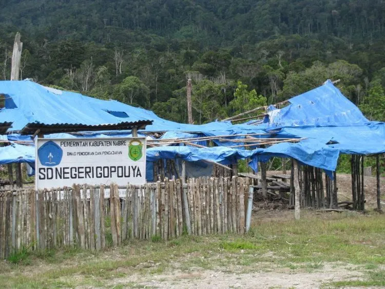 Karena Kita Semua Pernah Menggambar Dua Gunung dengan Sawah dan Matahari: Bagaimana Sekolah Membunuh Bakat Kreatif Kita 10