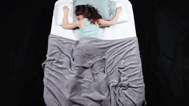 9 Posisi Tidur yang Bisa Membuatmu Terlelap Nyaman dan Bangun Dengan Lebih Segar 12