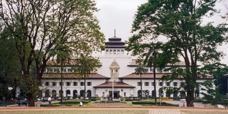 Secuil Kenangan yang Membuatmu Selalu Rindu Bandung 40