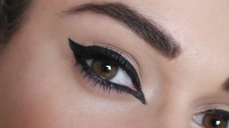 Tips dan Trik Memakai Eyeliner Dalam Kurang Dari 3 Menit 28