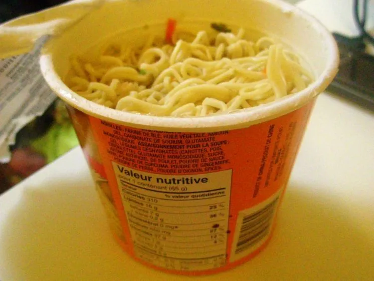 Kalau Sudah Tahu 10 Fakta Ini, Kamu Tak Perlu Takut Makan Mie Instan Lagi! 11