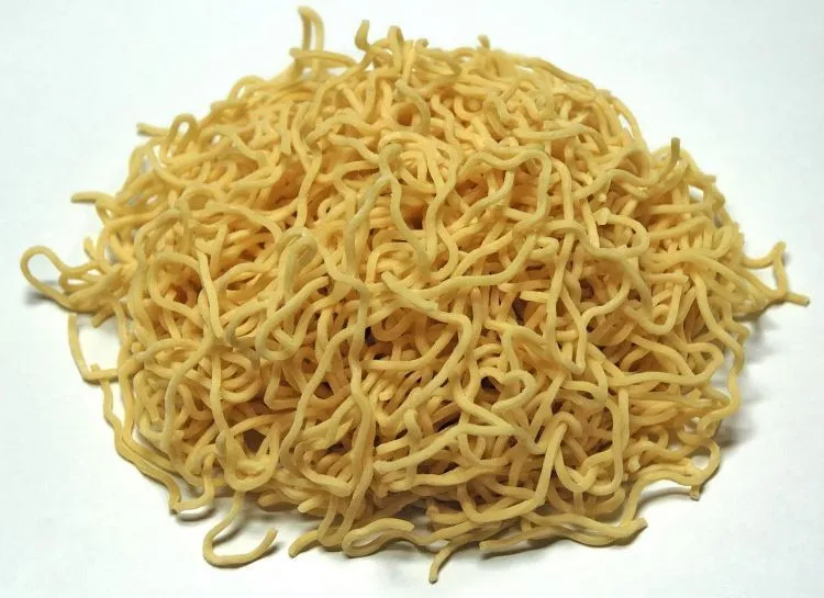 Kalau Sudah Tahu 10 Fakta Ini, Kamu Tak Perlu Takut Makan Mie Instan Lagi! 13