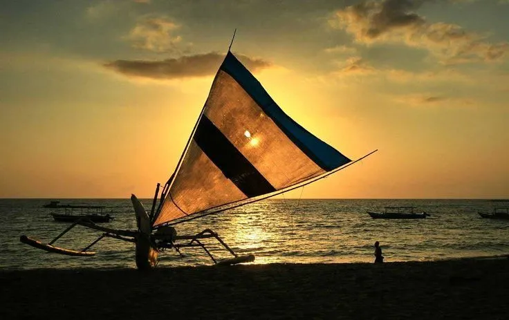 11 Destinasi Wisata Lombok, Sajikan Keindahan Alam dan Budaya 13