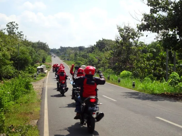 Jalan-Jalan ke Green Canyon, Pangandaran, dan Batu Karas dengan 800 Ribuan 11
