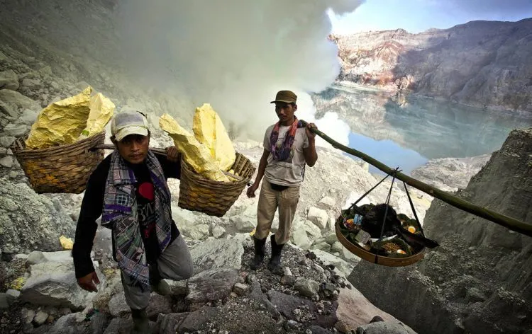 Kawah Ijen & Baluran: Menikmati Pesona Api Biru dan Afrika Ala Jawa Timur 15