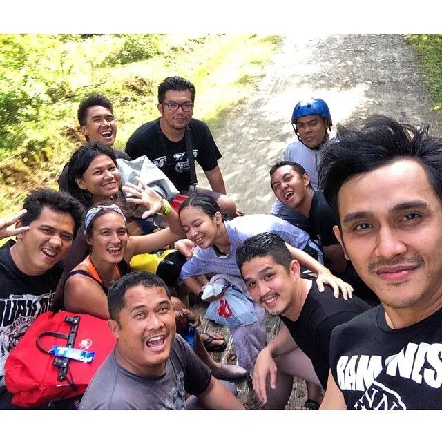 Foto-foto Unik dan Lucu dari Selebriti Tanah Air yang Lagi Liburan 30