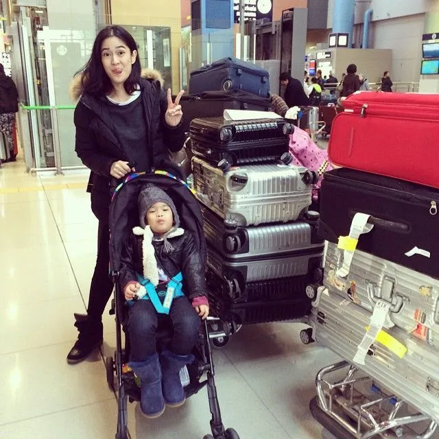 Foto-foto Unik dan Lucu dari Selebriti Tanah Air yang Lagi Liburan 40