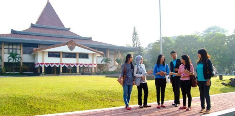 Sekelumit Cerita yang Hanya Dipahami Oleh Mahasiswa UNS Surakarta! 94