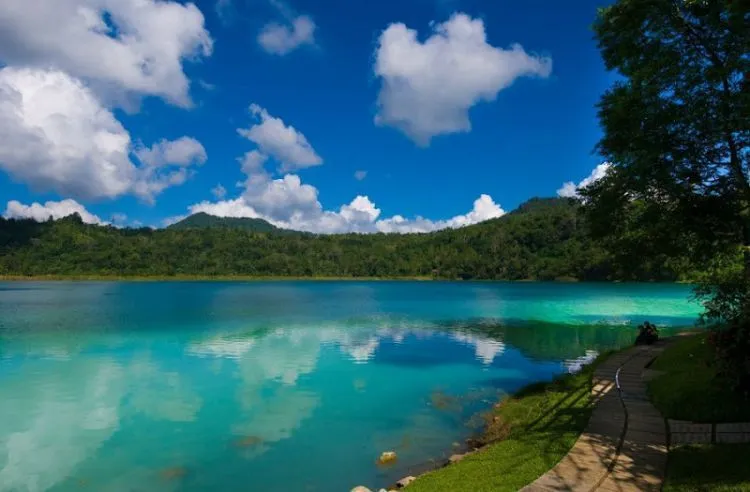 Daftar Destinasi Wisata di Manado yang Gak Kalah Keren dari Bunaken 24