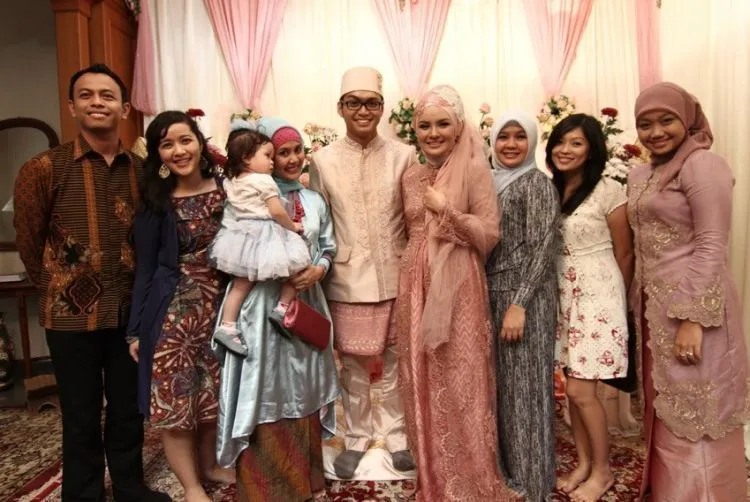 Pertanyaan-Pertanyaan Kepo yang Paling Sering Membuat Pengantin Baru Salah Tingkah 38