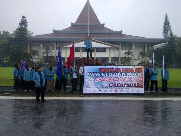 Sekelumit Cerita yang Hanya Dipahami Oleh Mahasiswa UNS Surakarta! 162