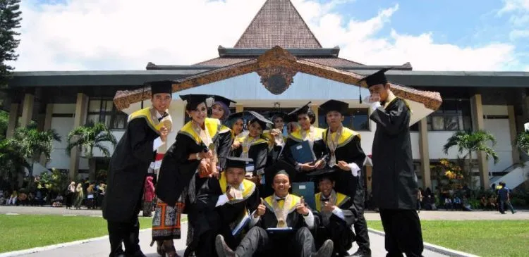 Sekelumit Cerita yang Hanya Dipahami Oleh Mahasiswa UNS Surakarta! 130