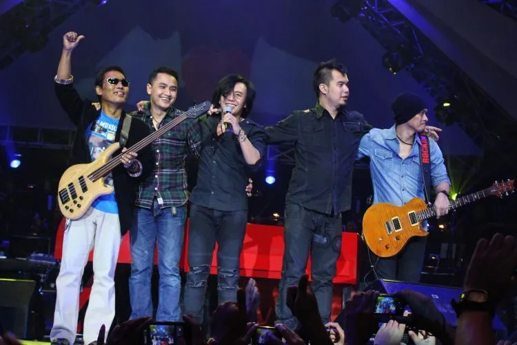11 Alasan Kenapa Dewa 19 Harus Pensiun Jadi Band Nostalgia dan Segera Kembali Berkarya 20