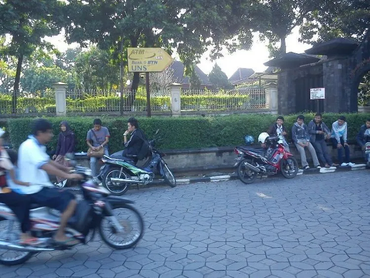 Sekelumit Cerita yang Hanya Dipahami Oleh Mahasiswa UNS Surakarta! 116