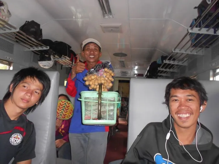 Haru-Biru Perasaan yang Membuat Para Jomblo Merana Tapi Juga Bahagia 40