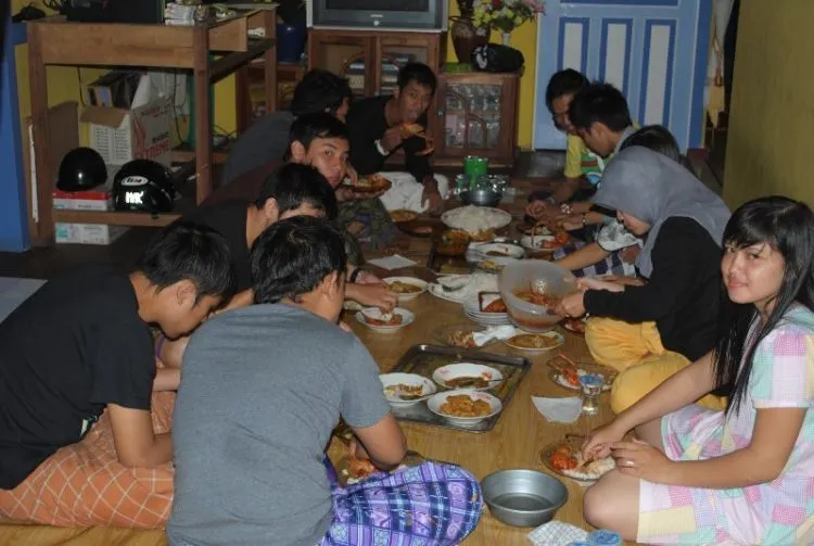 Sekelumit Cerita yang Hanya Dipahami Oleh Mahasiswa UNS Surakarta! 174