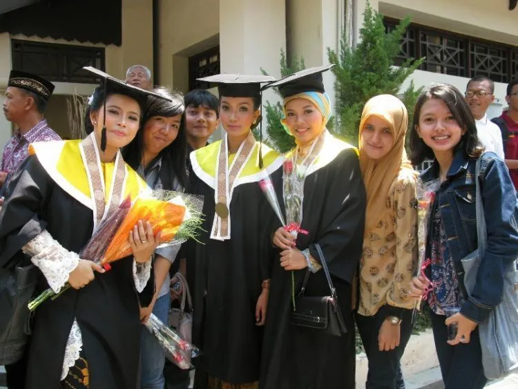 Sekelumit Cerita yang Hanya Dipahami Oleh Mahasiswa UNS Surakarta! 180
