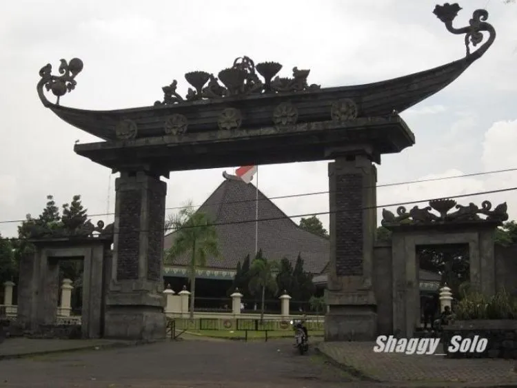 Sekelumit Cerita yang Hanya Dipahami Oleh Mahasiswa UNS Surakarta! 142