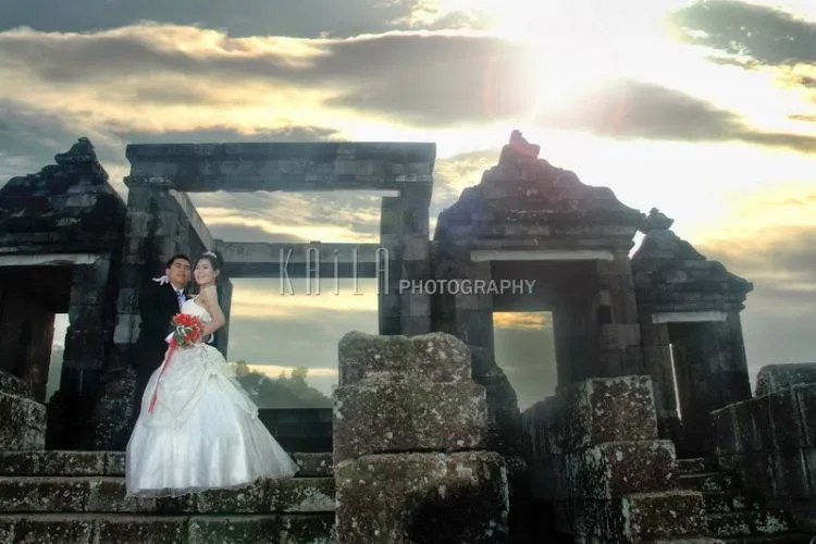 10 Lokasi yang Layak Jadi Pilihan Untuk Latar Foto Prewedding-mu Bersama Pasangan 16