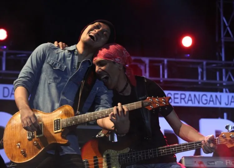11 Alasan Kenapa Dewa 19 Harus Pensiun Jadi Band Nostalgia dan Segera Kembali Berkarya 19