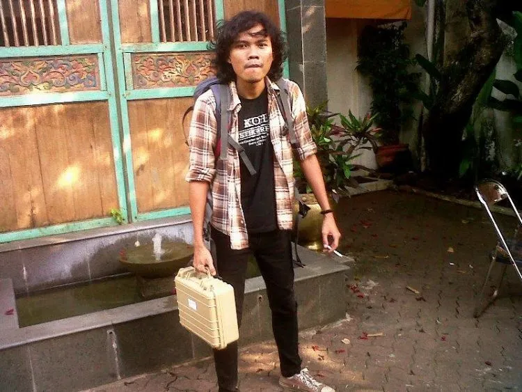 Kepada Rumah yang Selalu Ada di Kepalaku. Tunggu, Aku Sedang Menabung Rindu 23