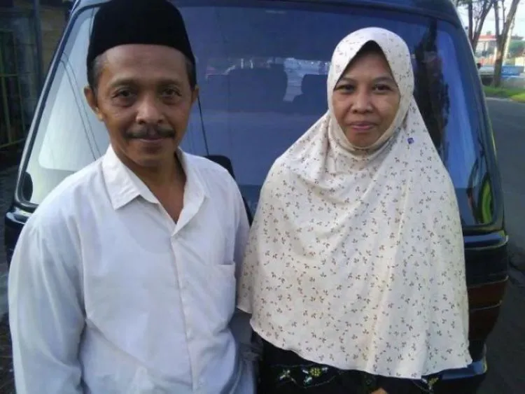 Kepada Rumah yang Selalu Ada di Kepalaku. Tunggu, Aku Sedang Menabung Rindu 18