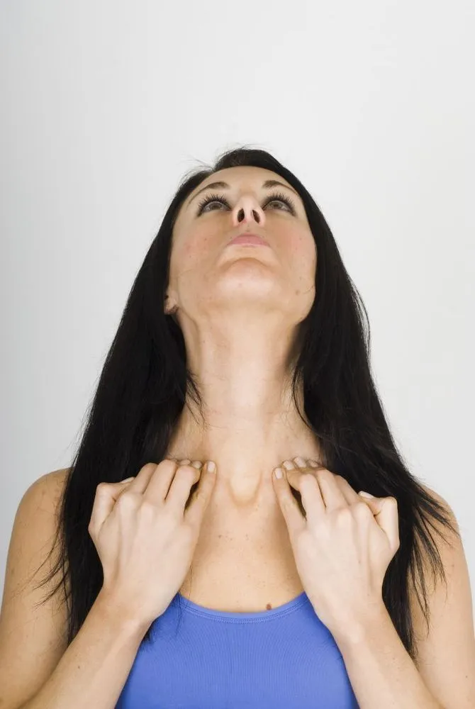 8 Gerakan Senam Wajah yang Bikin Mukamu Cantik Natural. Bahkan Tanpa Krim Perawatan 15