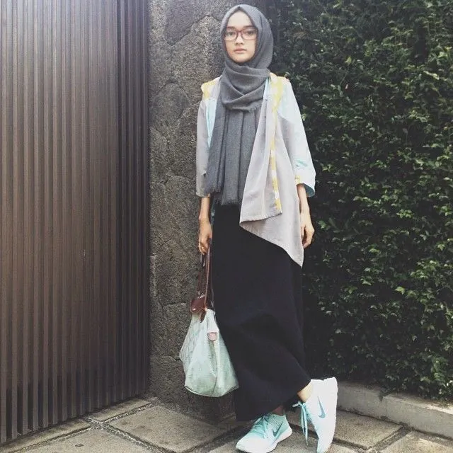 Mau Modis Berhijab Tapi Nggak Pakai Ribet? Yuk Sontek 7 Gaya Berpakaian Ini! 11