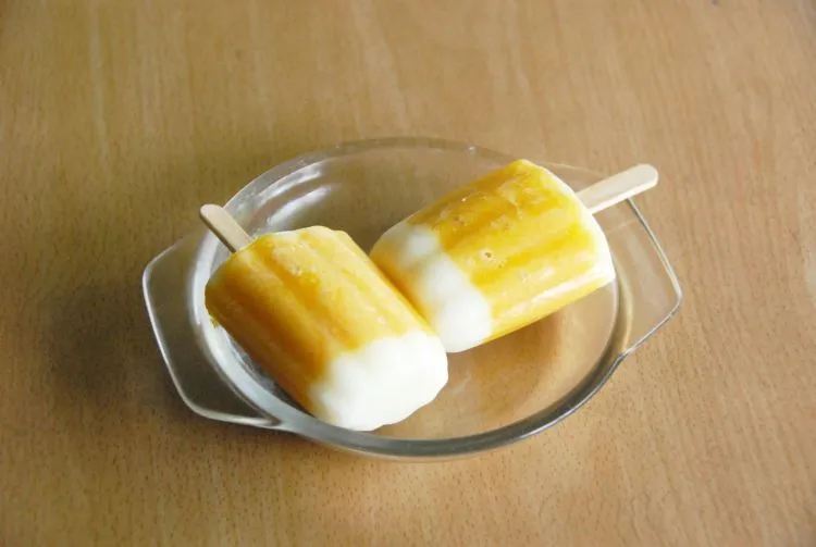 7 Resep Infused Cube dan Fruit Popsicle yang Ampuh Menyegarkan Harimu 16