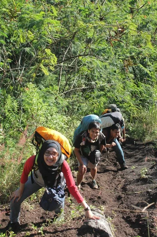 Meski Pegal dan Kelelahan Itu Pasti, Inilah 10 Alasan yang Membuatmu Selalu Rindu Mendaki 14