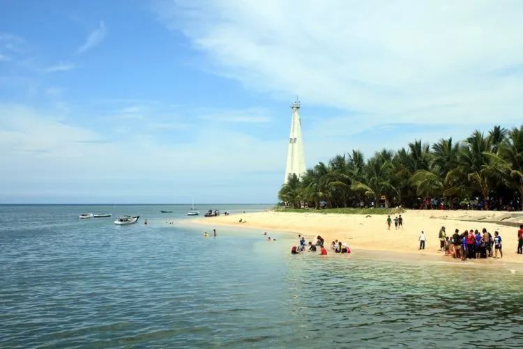 10 Tempat Wisata di Kalimantan yang Keren & Tersembunyi 17