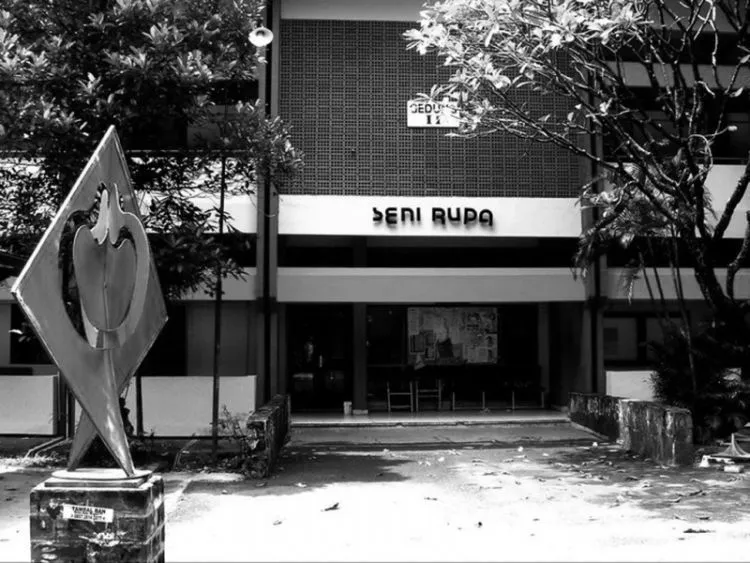 Sekelumit Cerita yang Hanya Dipahami Oleh Mahasiswa UNS Surakarta! 150