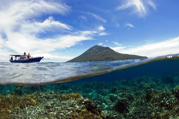Daftar Destinasi Wisata di Manado yang Gak Kalah Keren dari Bunaken 15