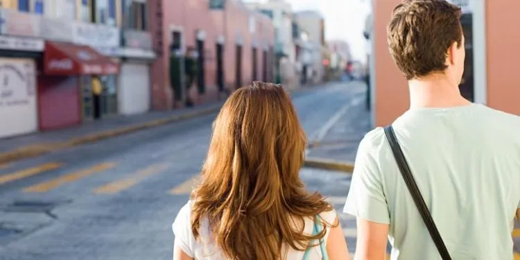 Ingin Hubungan Lebih Mesra dengan Traveling Bareng Pacar, Pastikan 10 Hal Ini Kamu Perhatikan! 13