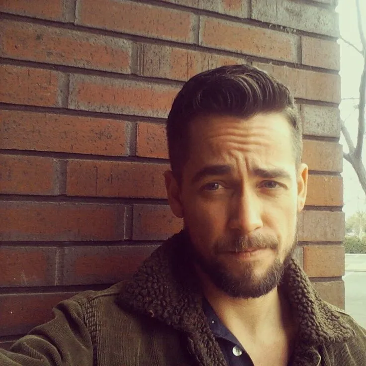 Cowok Gak Usah Ribet Urusan Penampilan. 7 Gaya Rambut Dengan Pomade Ini Cukup Jadi Andalan 20