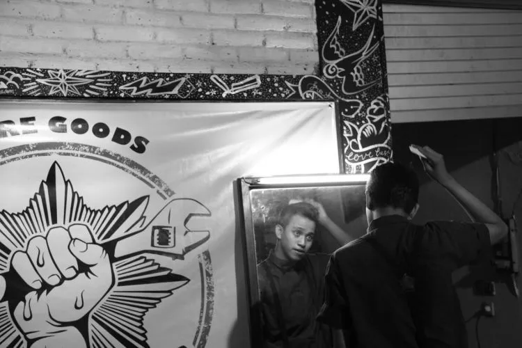 Cowok Gak Usah Ribet Urusan Penampilan. 7 Gaya Rambut Dengan Pomade Ini Cukup Jadi Andalan 15
