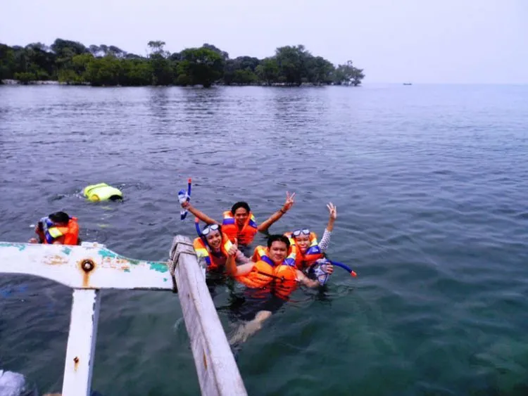 10 Tips Buat Kamu yang Baru Ingin Mencoba Snorkeling di Laut. Nggak Serem Kok! 12