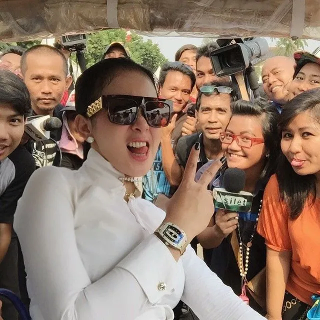 Sisi Lain Princess Syahrini yang Membuatnya Tidak Lagi Absurd dan Tak Layak Dibully 18