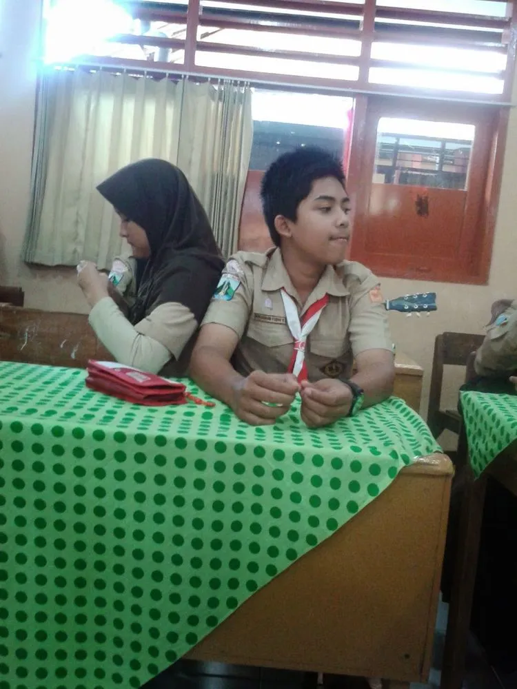 18 Kenangan yang Kamu Rindukan dari Indahnya Kisah Cinta Monyet Saat Masih Berseragam Putih Biru 53