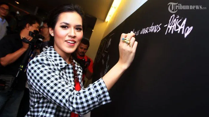 Suara Memukau, Wajah Cantik Jelita dan Hal-hal Lain yang Membuatmu Makin Jatuh Hati dan Mengagumi Sosok Raisa! 16