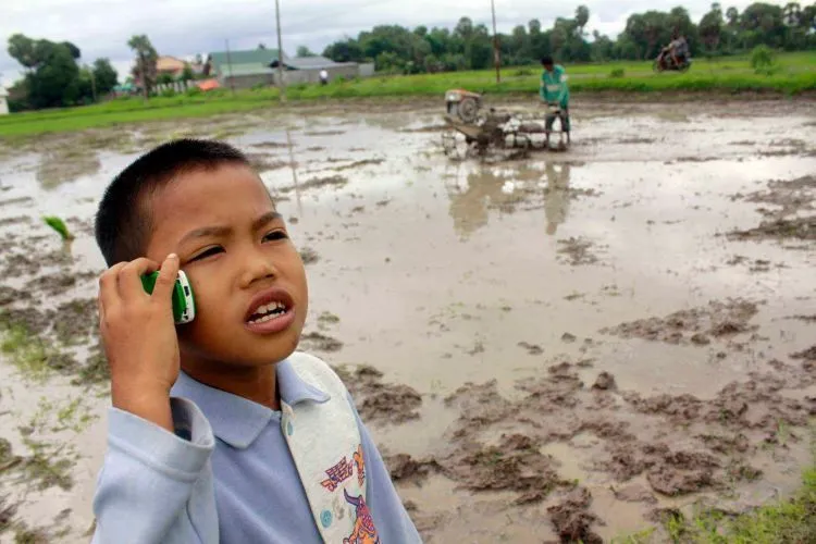 Barisan Kenangan yang Membuatmu Teringat Masa-Masa Bahagia Bersama HP Jadulmu 32